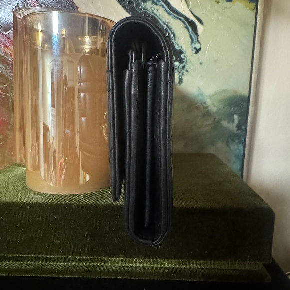 Gucci GG Marmont Matlasse Chevron Pearly Black Leather Wallet /Includes C.O.A - Picture 3 of 15